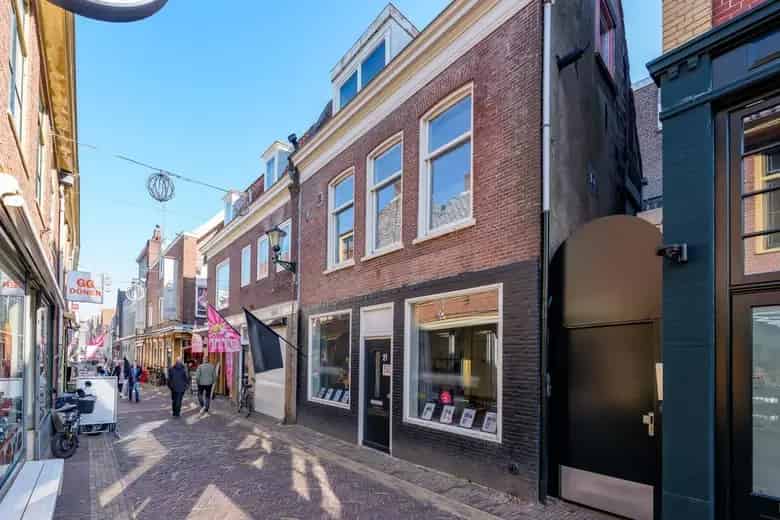 100m2 Winkelruimte Alkmaar 2 Appartementen Te Koop