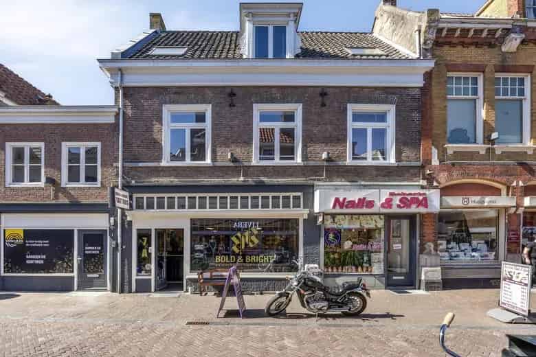 Winkelruimtes Amersfoort: 175m² Verhuurde Winkelpanden te Koop
