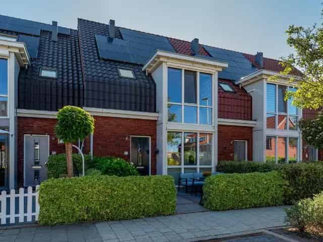 Te Koop: Ruime Tussenwoning 4 Slaapkamers Barendrecht