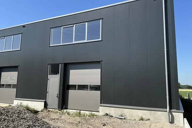 148 m2 bedrijfsruimte te huur in Genderen