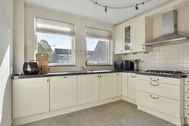 Tussenwoning Ede 5 Kamers 97m2 1984