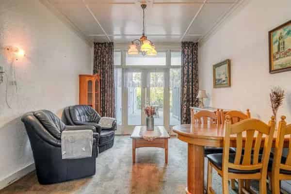 Jaren 30 Benedenwoning Bergen op Zoom Ruime Tuin Veel Potentie
