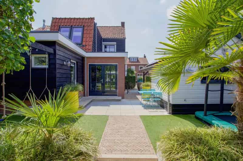 Huis te koop Trompstraat 16 Ruime woning met tuin en veranda