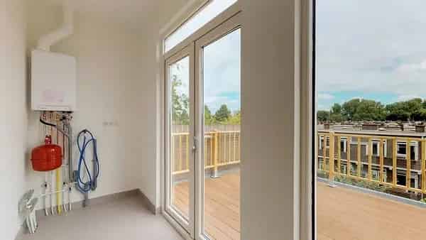 Te Huur: Luxe Bovenhuis Bezuidenhout 4 slaapkamers 2 badkamers