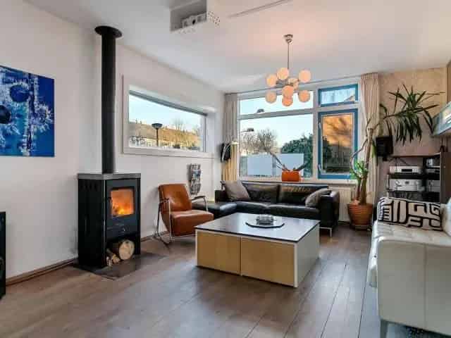 Riante Hoekwoning Tilburg Noord 6 Slaapkamers Grote Tuin
