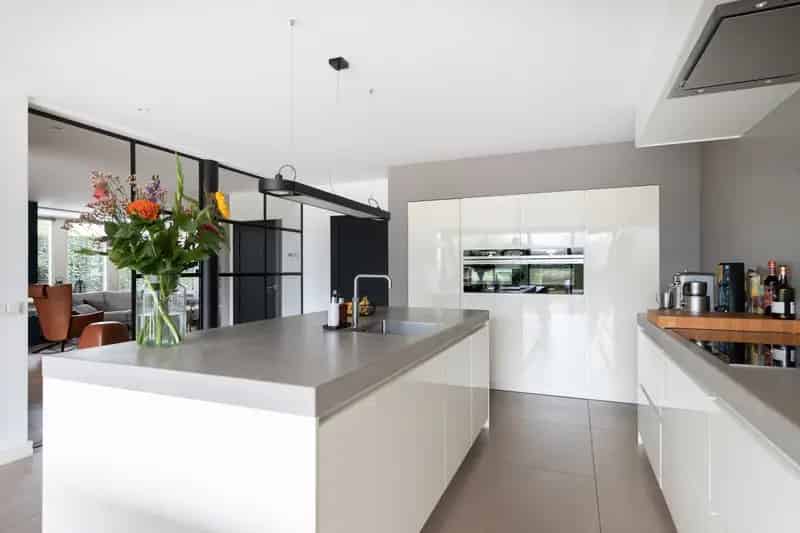 Vrijstaande woning Prinsenbeek 4 slaapkamers modern gerenoveerd
