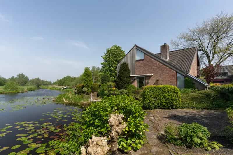 Vrijstaande Villa te Loosdrecht: Ruimte, Rust en Water