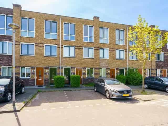 Maisonette te koop Almere Poort  71m2 Prive parkeerplaats