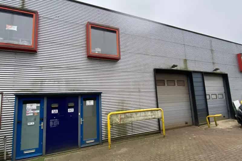 Bedrijfshal Almere te Huur 124m2 plus 80m2 Entresol