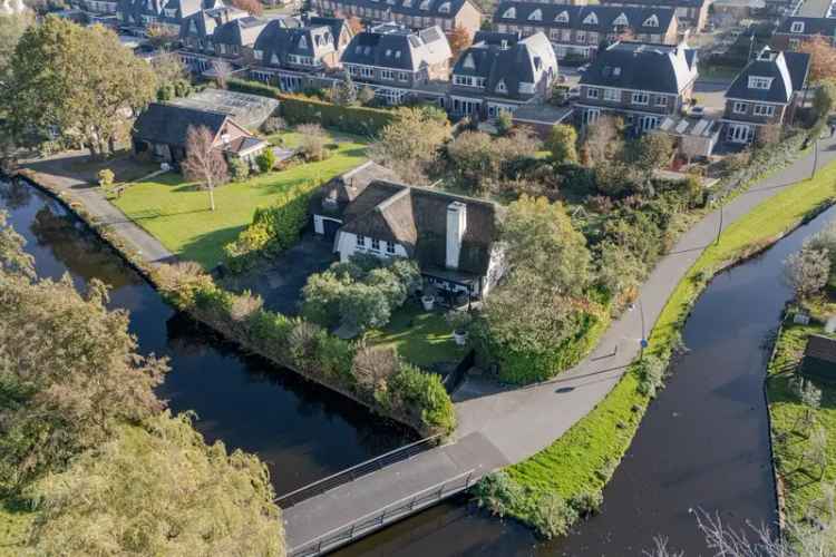 Huis Te Koop in 2a, Krimkade, Voorschoten, Zuid-Holland