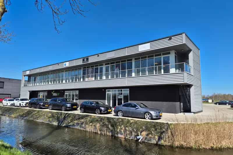 Kantoor te Koop Medemblik 56m2 Zonnepanelen Energiezuinig
