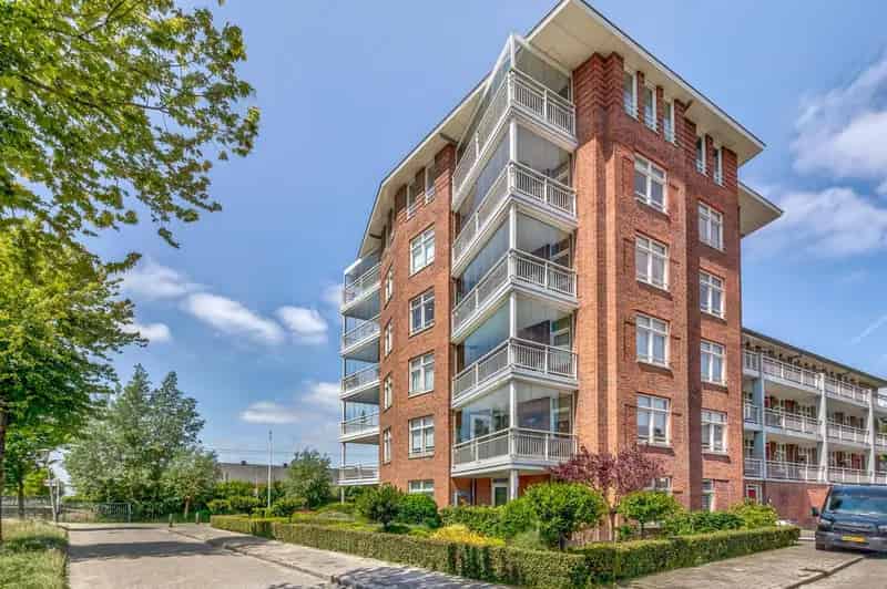 Modern appartement Berkel en Rodenrijs 3 kamers 94m2 parkeerplaats balkon