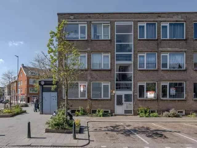 Te Koop: Starterappartement Rotterdam - 3 Slaapkamers, Grote Tuin