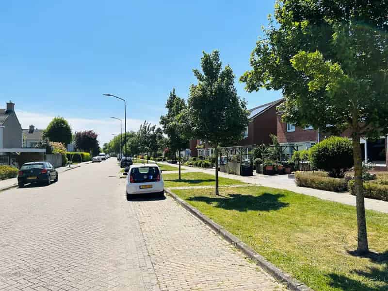 Te moderniseren hoekwoning 4 slaapkamers nabij centrum