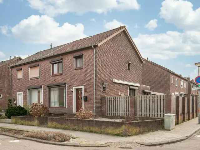 Ruime Hoekwoning Waubach 4 slaapkamers Dubbele Garage