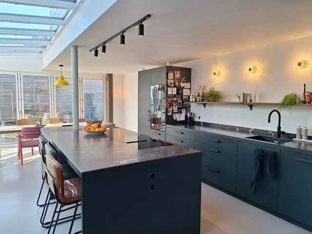 Hoekwoning Hilversum 4 Kamers 191m2