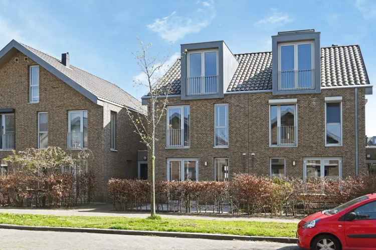 Twee Onder Een Kapwoning te Koop Berkel en Rodenrijs