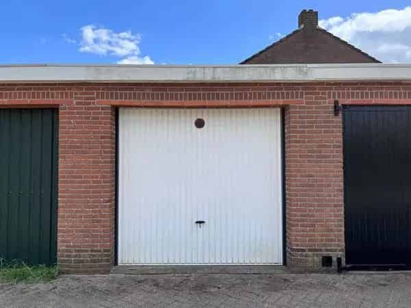 Garagebox te koop Beesd - Eigen grond - Snelle levering