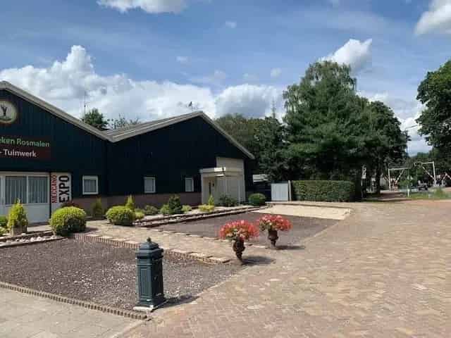 Bedrijfsruimte Rosmalen 549m2 Werkplaats Stallingsruimte Buitenterrein