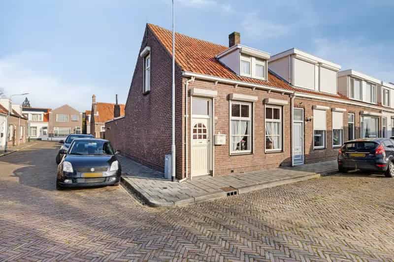 Kluswoning Arnemuiden: Ruime Hoekwoning met 3 slaapkamers