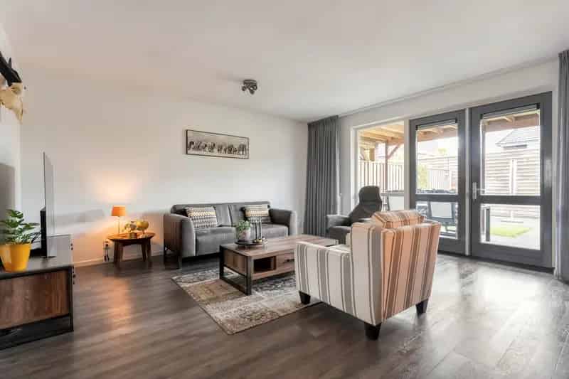Moderne Tussenwoning De Marslanden  3 slaapkamers  Nieuwe Keuken Badkamer
