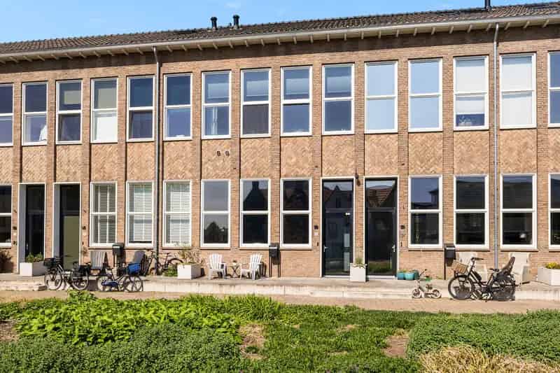 Huis te koop Brielle: stijlvol herenhuis aan stadswallen