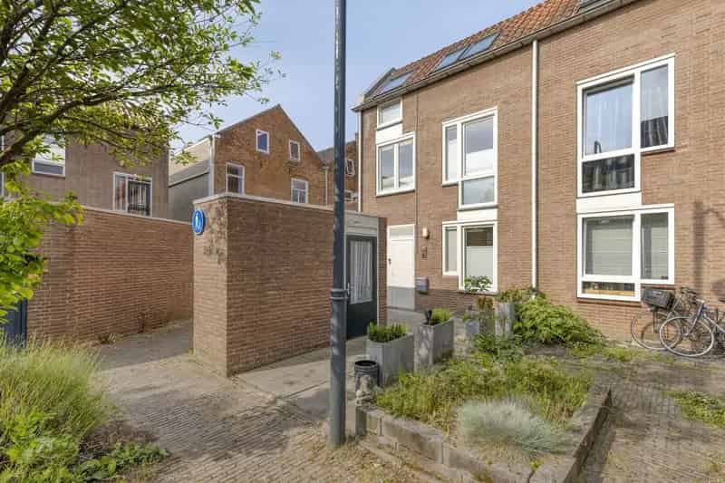 Ruime gezinswoning Middelburg 4 slaapkamers serre dakterras