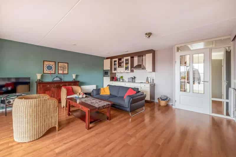 Appartement Blerick: Ruim 2-kamer appartement met balkon en zonnepanelen