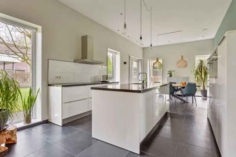 Vrijstaande Villa te Koop in Ugchelen: Energieneutraal en Luxe
