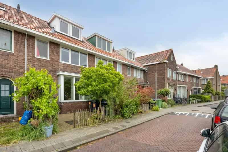Huis te koop Zaandam: 4 slaapkamers, moderne keuken, ruime tuin