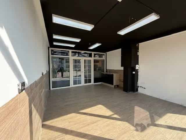Winkel te Huur of Koop Almere Homerusmarkt