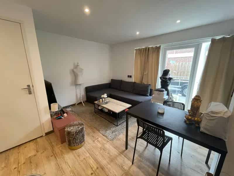 Studio Utrecht nabij winkels direct te huur