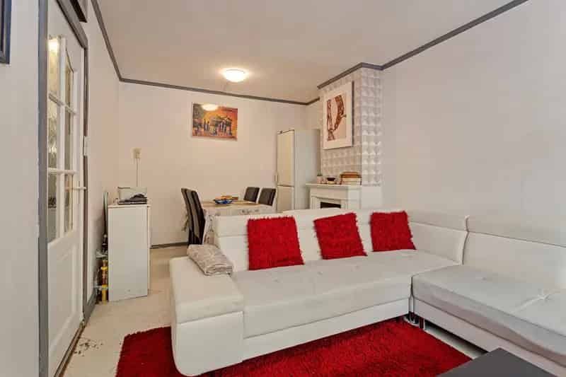 4 Kamer benedenwoning Den Haag 70m2 tuin