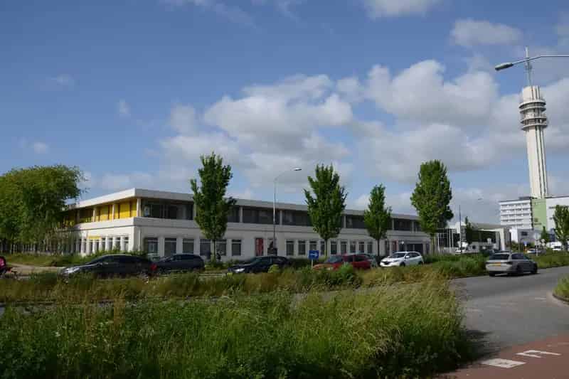 Kantoor Haarlem te koop: 7300m2 perceel met 56 parkeerplaatsen