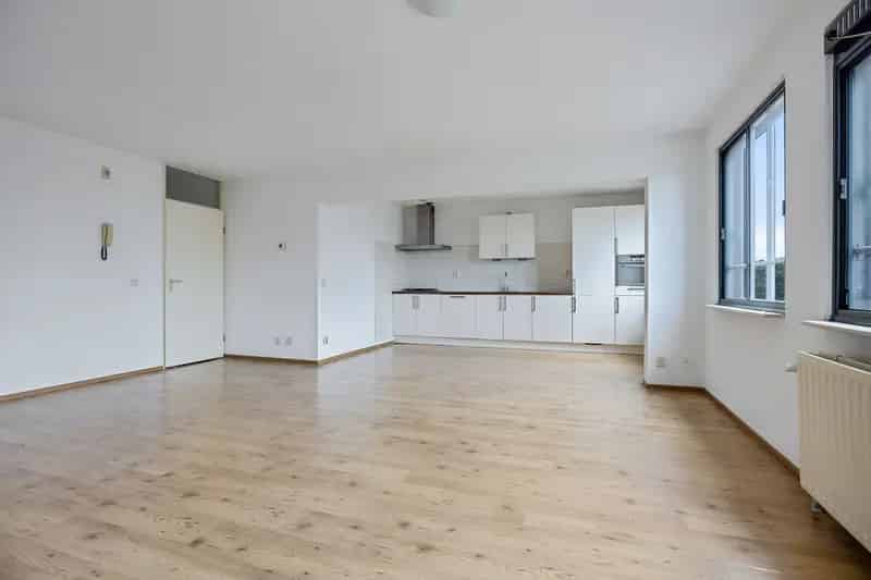 3 Kamer Appartement Zuidplein Rotterdam