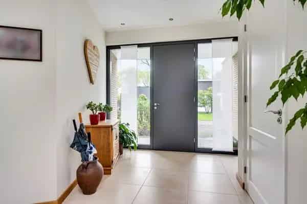 Luxe Villa 3 slaapkamers Grote Garage Kelder 30 Zonnepanelen