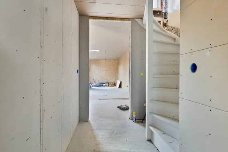Huis te koop Landsmeer: Modern gerenoveerd met uitbouw en 3e woonlaag