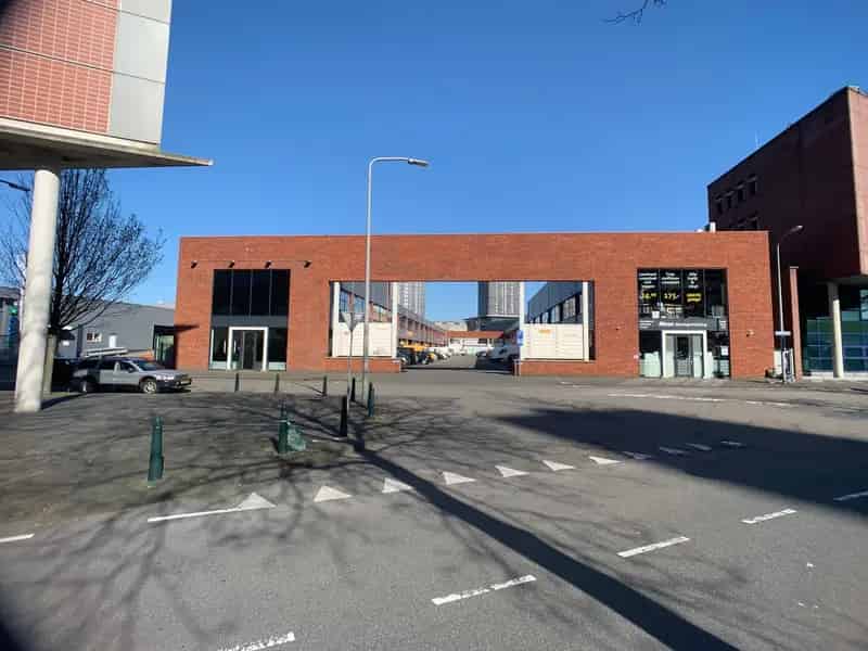 Bedrijfshal te Huur Den Haag Lulofsstraat 77m2 79m2 Kantoor