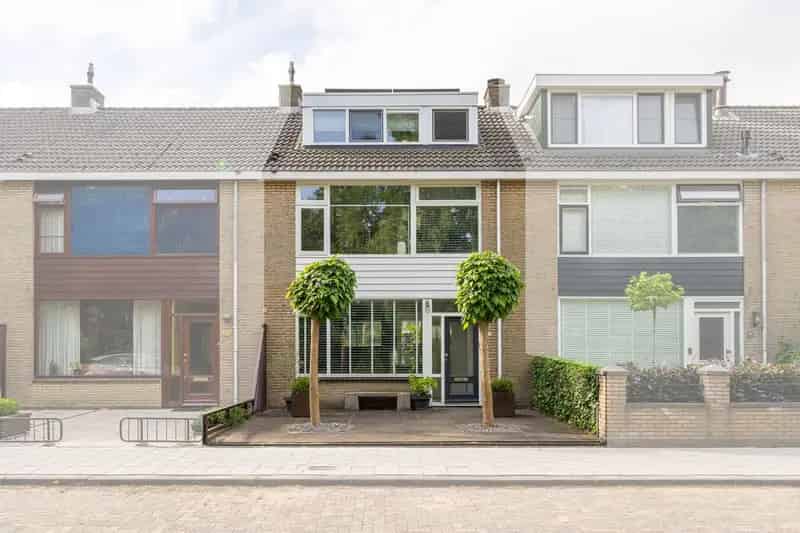 Huis te koop Vlaardingen Holy 4 slaapkamers moderne keuken tuin zonnepanelen