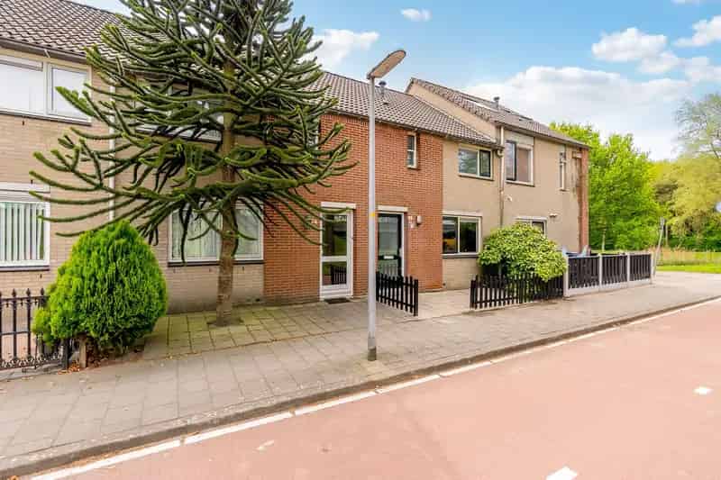 Tussenwoning 4 slaapkamers Almere Stedenwijk