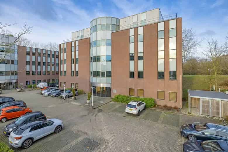 209 m2 Kantoorruimte te Huur Diemen - Modern & Goed Bereikbaar