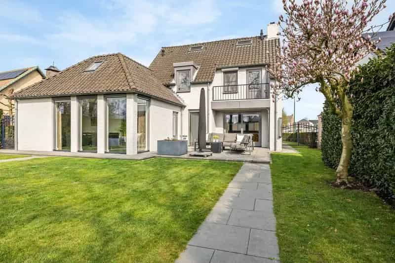 Huis te koop Heeswijk Dinther 3 slaapkamers grote tuin