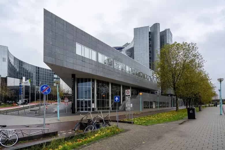 1500 m2 Kantoorruimte te Huur Amsterdam Sloterdijk