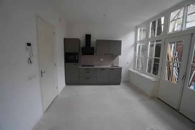 Leeuwarden Binnenstad Nieuwestad: 3-kamer benedenwoning 50m2