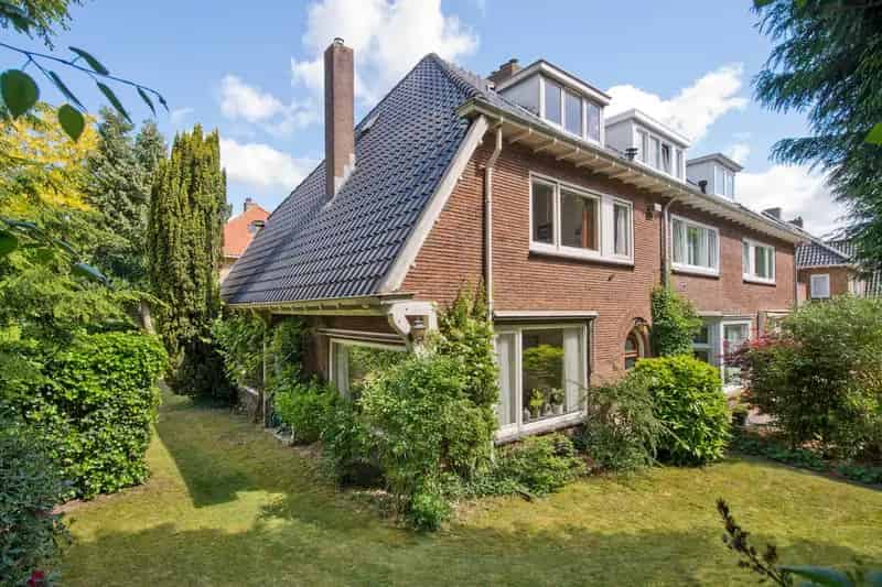 Jaren 30 woning Arnhem Noord 5 slaapkamers garage tuin kelder