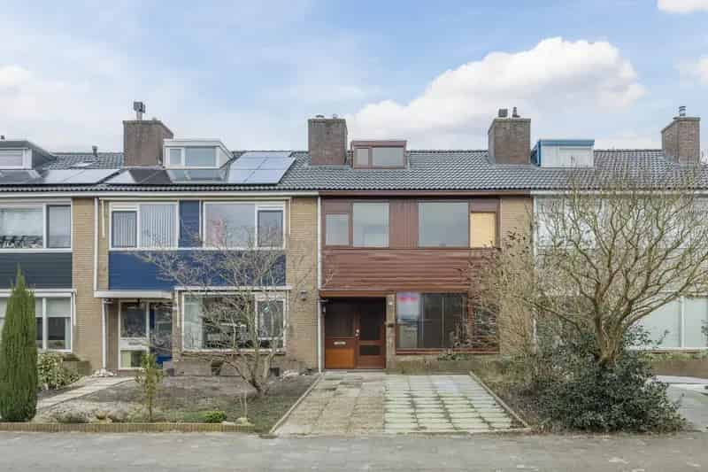Ruime 6-Kamerwoning met Garage te Vlaardingen