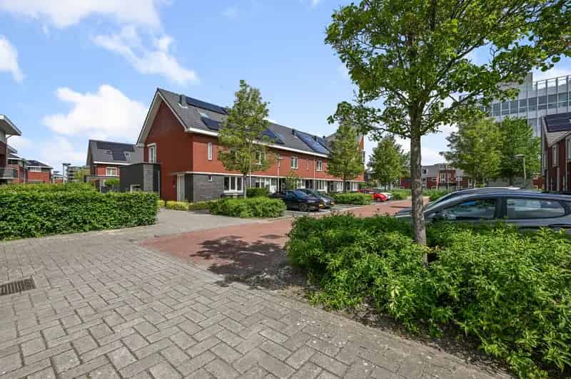 Moderne Uitgebouwde Woning te Koop in Uithoorn