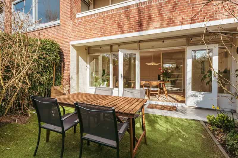 Amsterdam Zuid Appartement 57m² gerenoveerd Instapklaar Tuin Berging