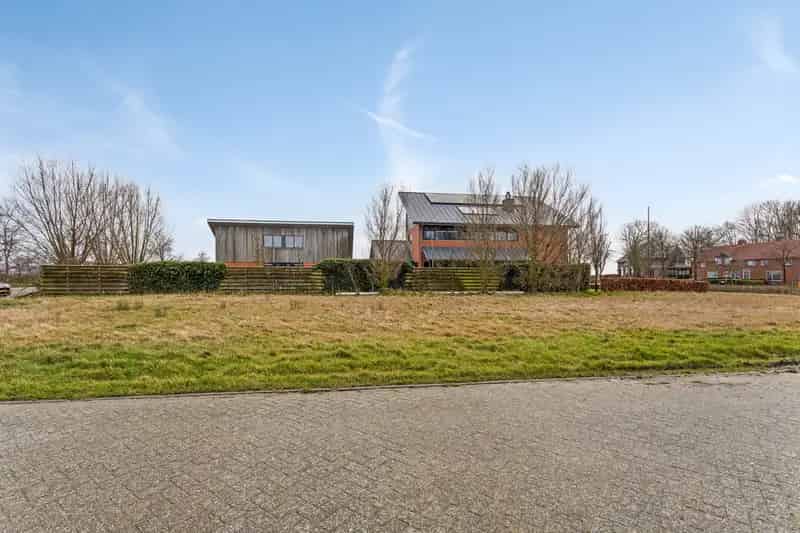 Bouwkavel 931m2 Vrijstaande Woning B&B St Jacobiparochie