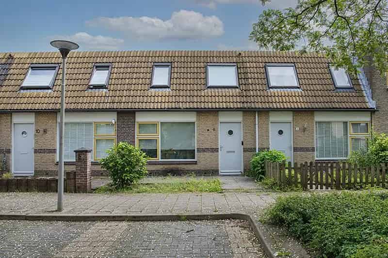 Goudreinetgaard 8: Nabij Winkelcentrum Rijkerswoerd